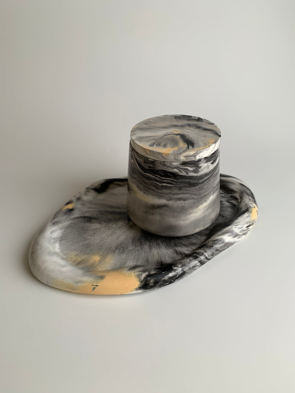 Vanity set | black, white, yellow colors