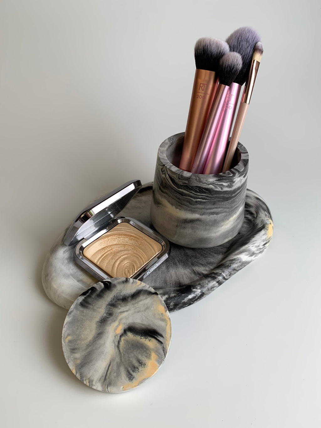 Vanity set | black, white, yellow colors