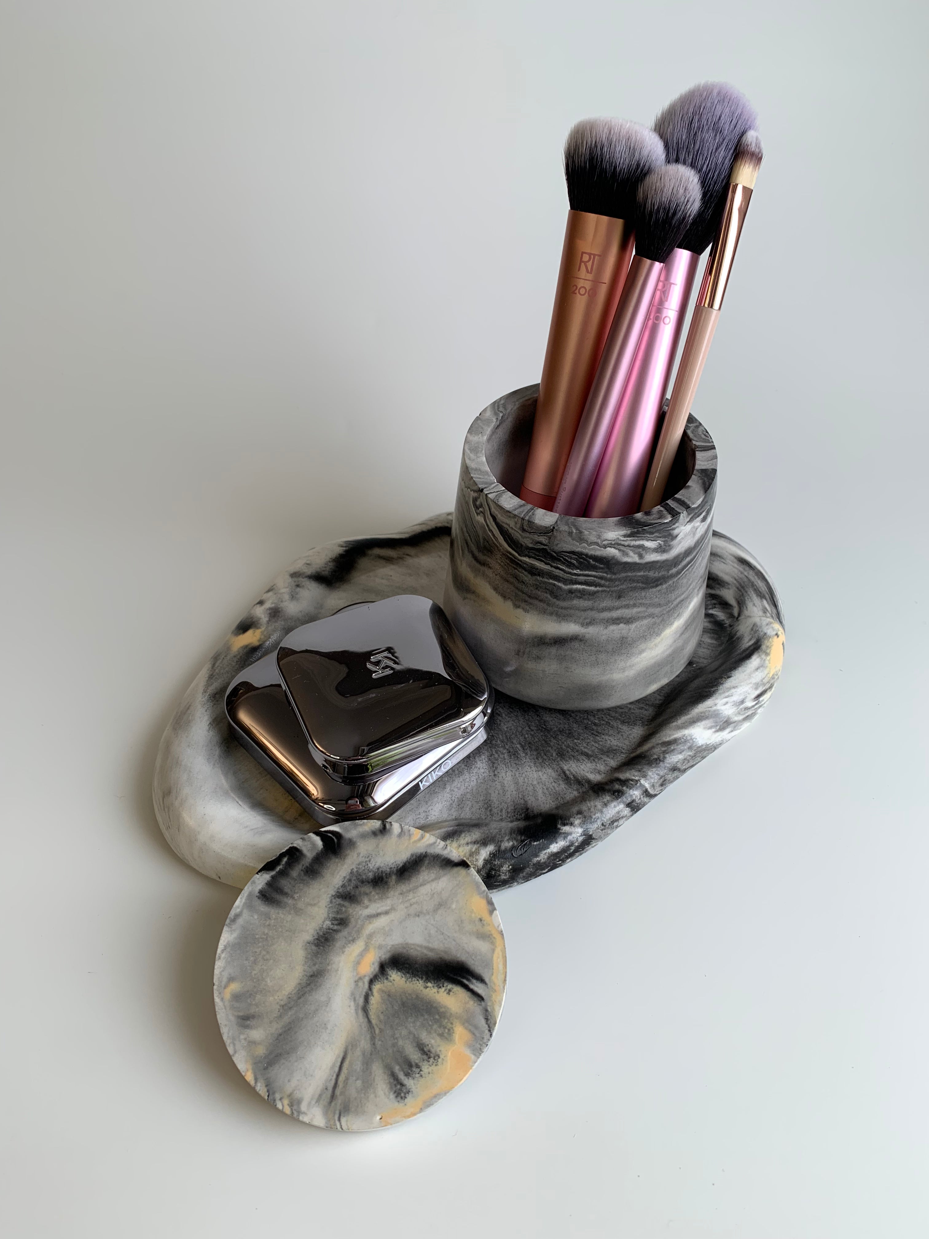 Vanity set | black, white, yellow colors