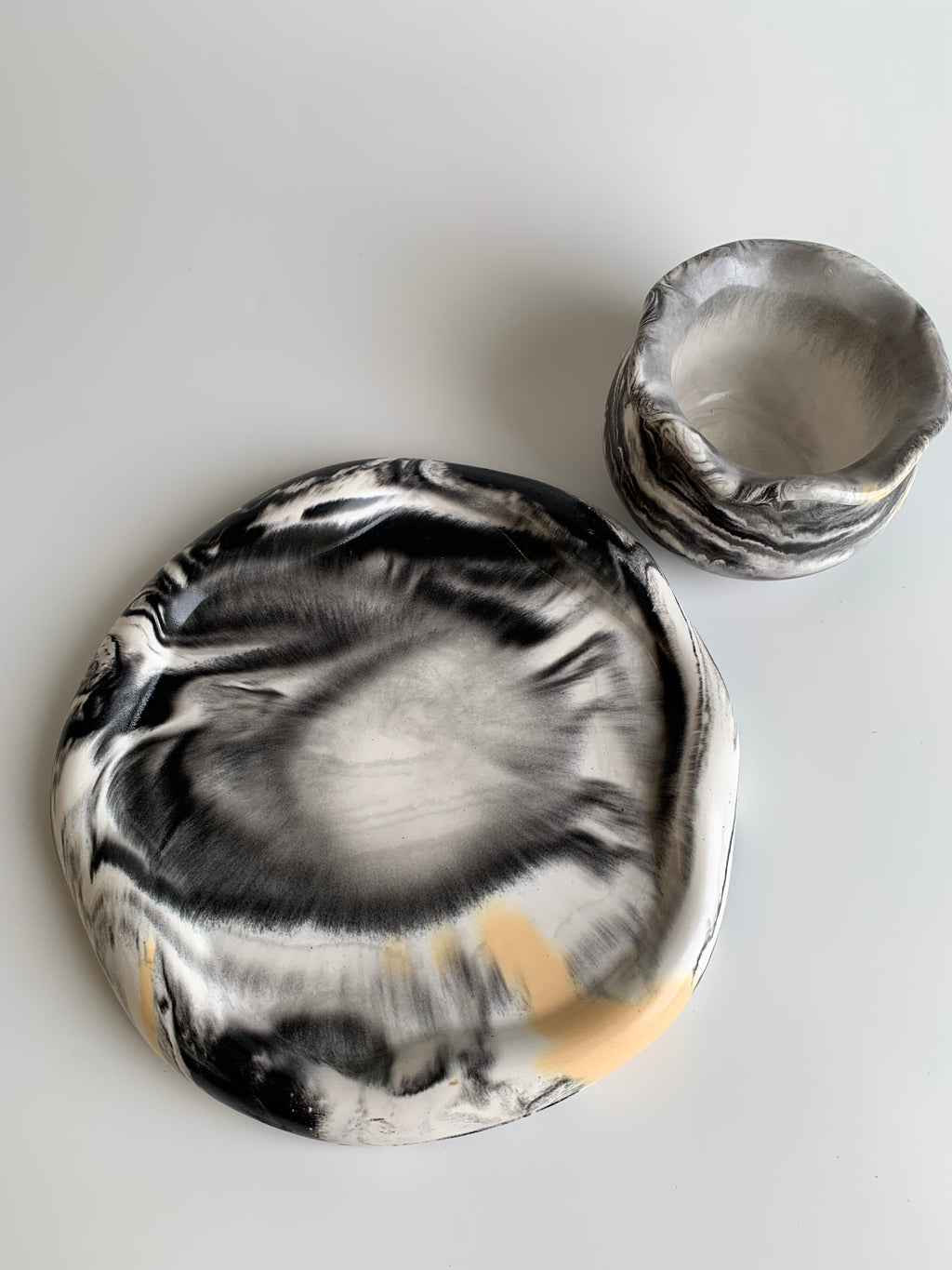 Vanity set | Black, white, & yellow marble