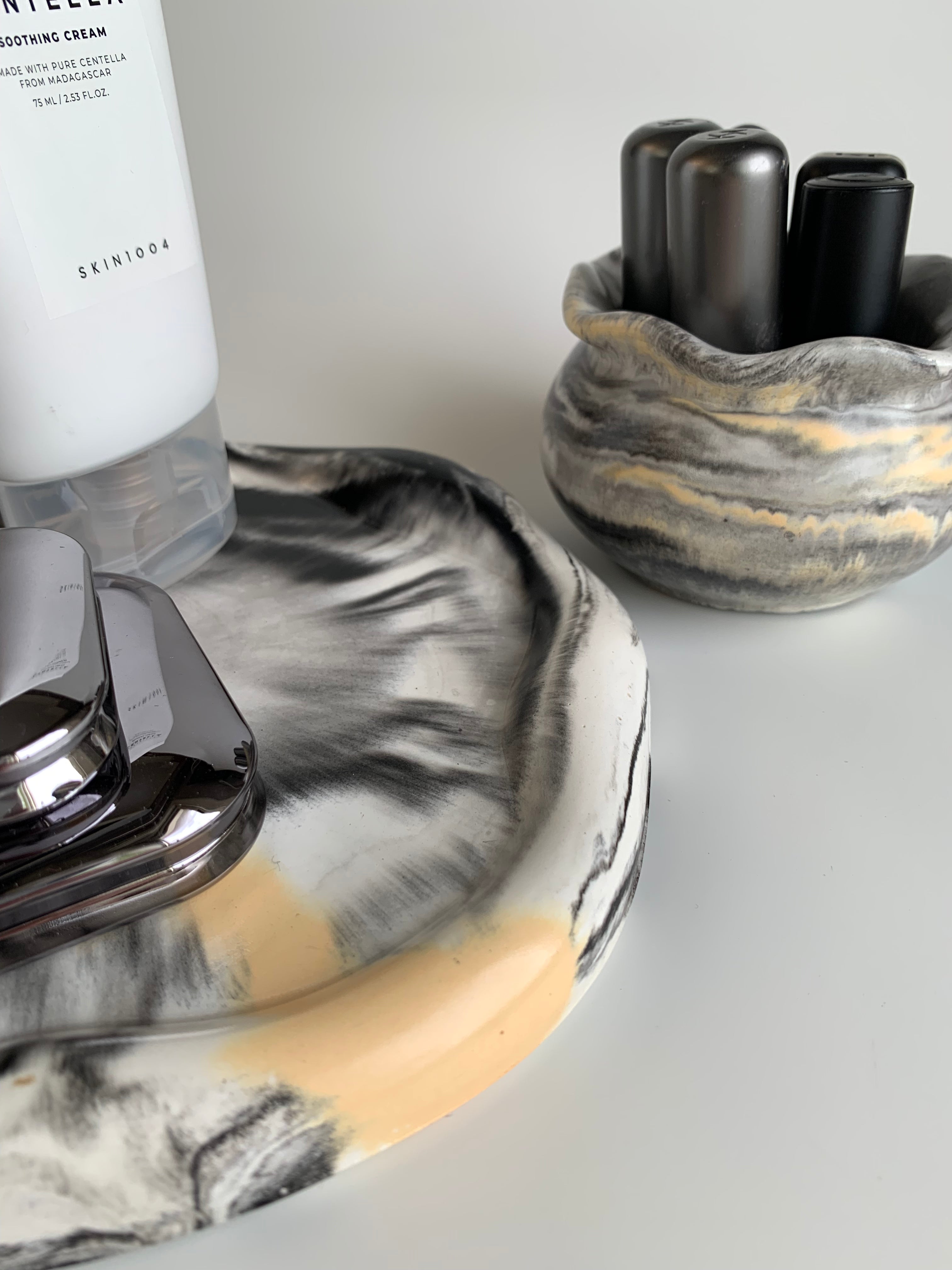 Vanity set | Black, white, & yellow marble