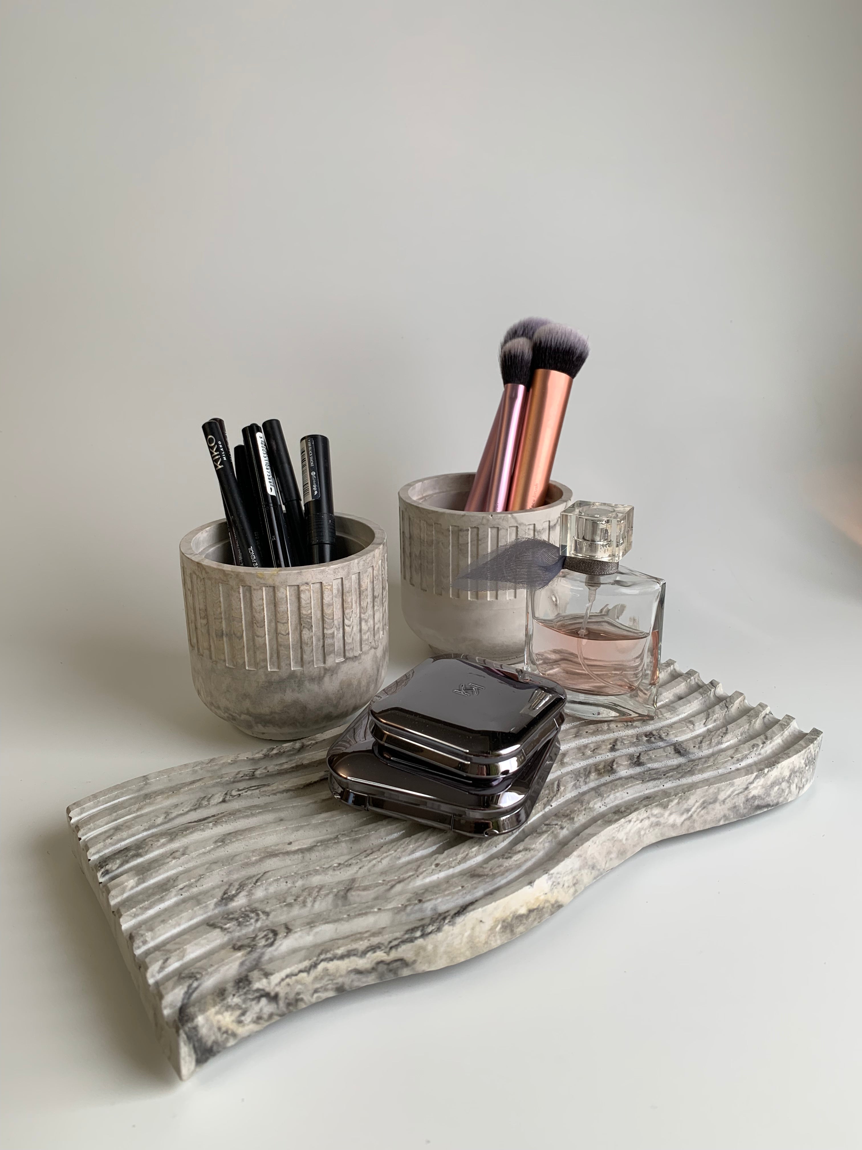 Vanity set | black & white colors