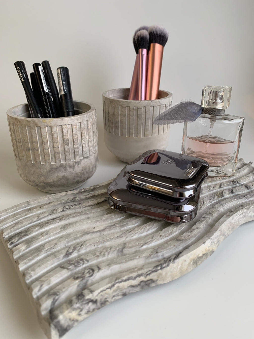 Vanity set | black & white colors