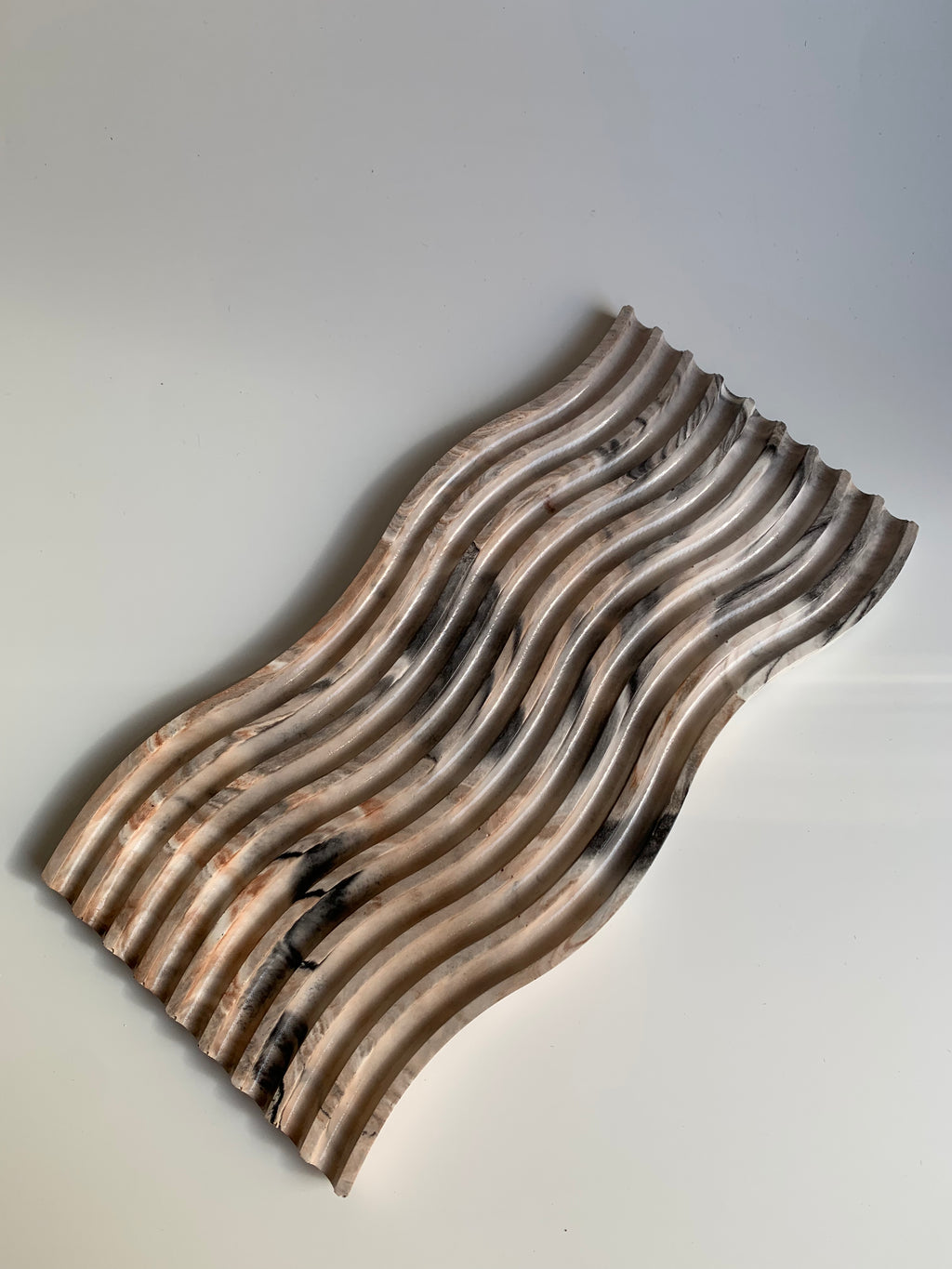 Wavy Tray | Camel & Black Marble