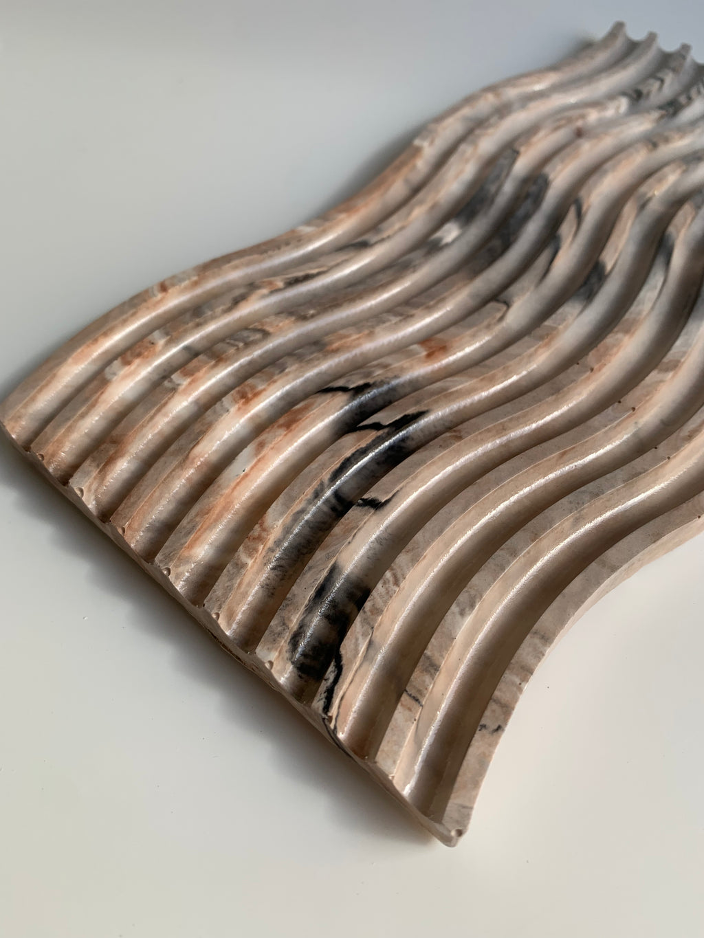 Wavy Tray | Camel & Black Marble