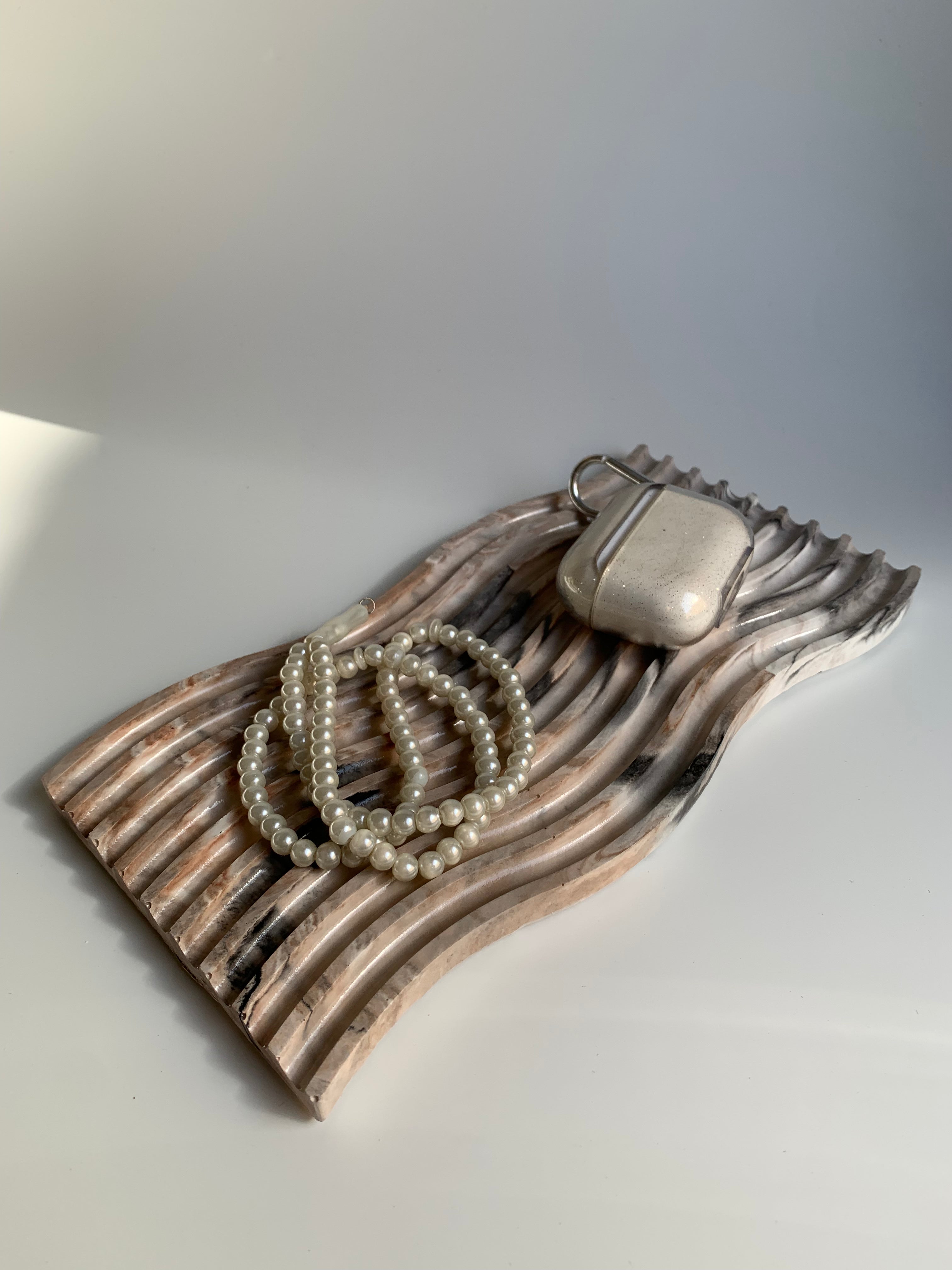 Wavy Tray | Camel & Black Marble