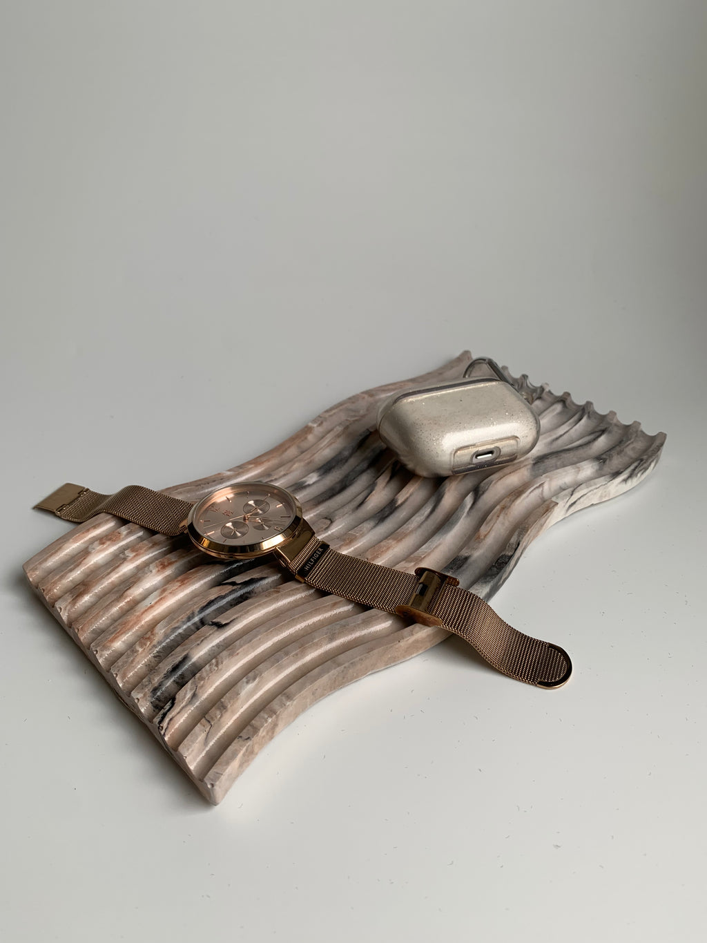 Wavy Tray | Camel & Black Marble