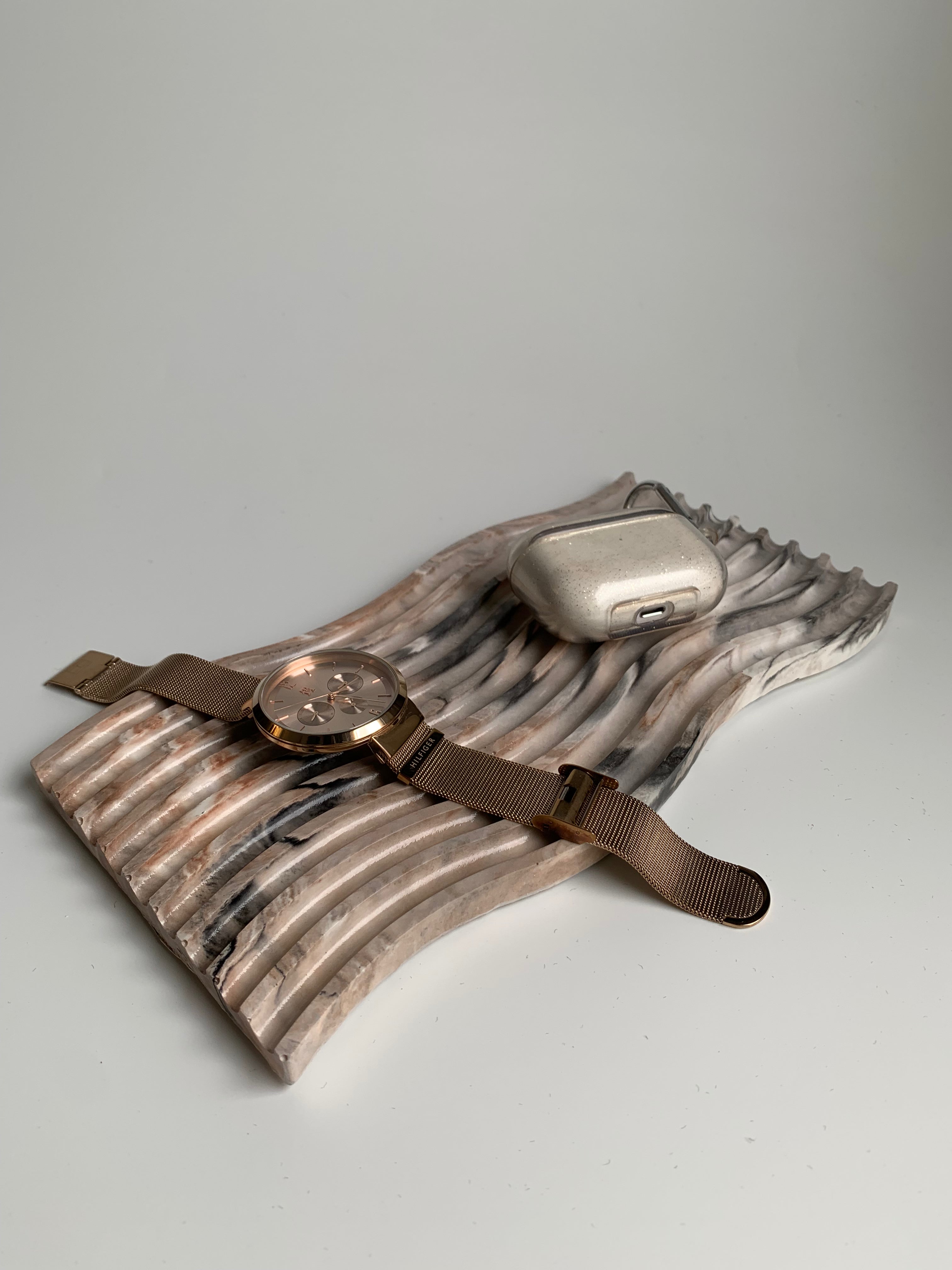 Wavy Tray | Camel & Black Marble