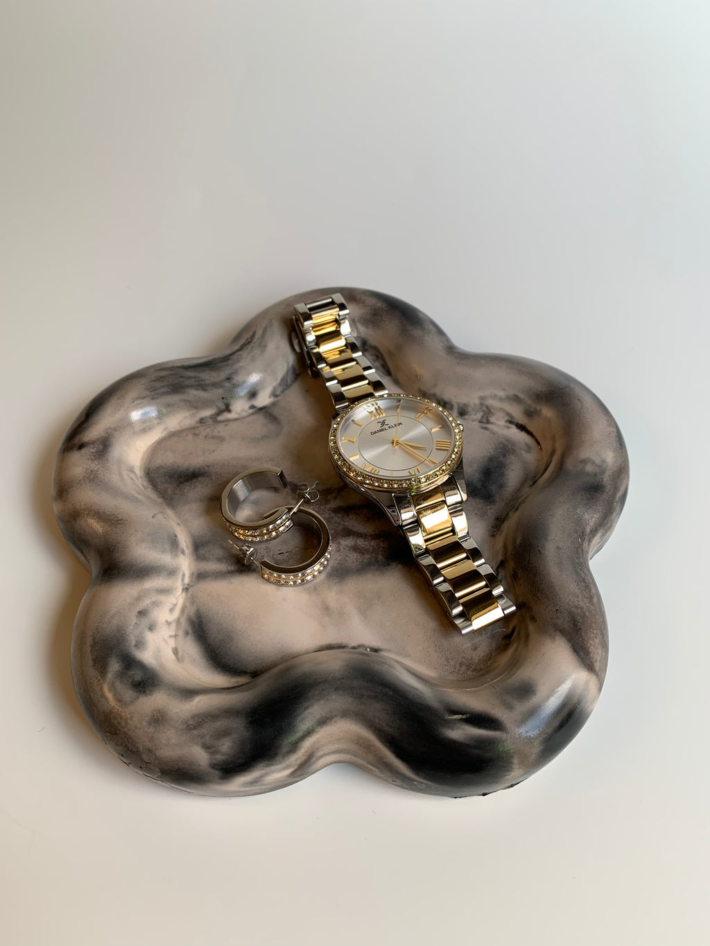 Beige & black trinket dish