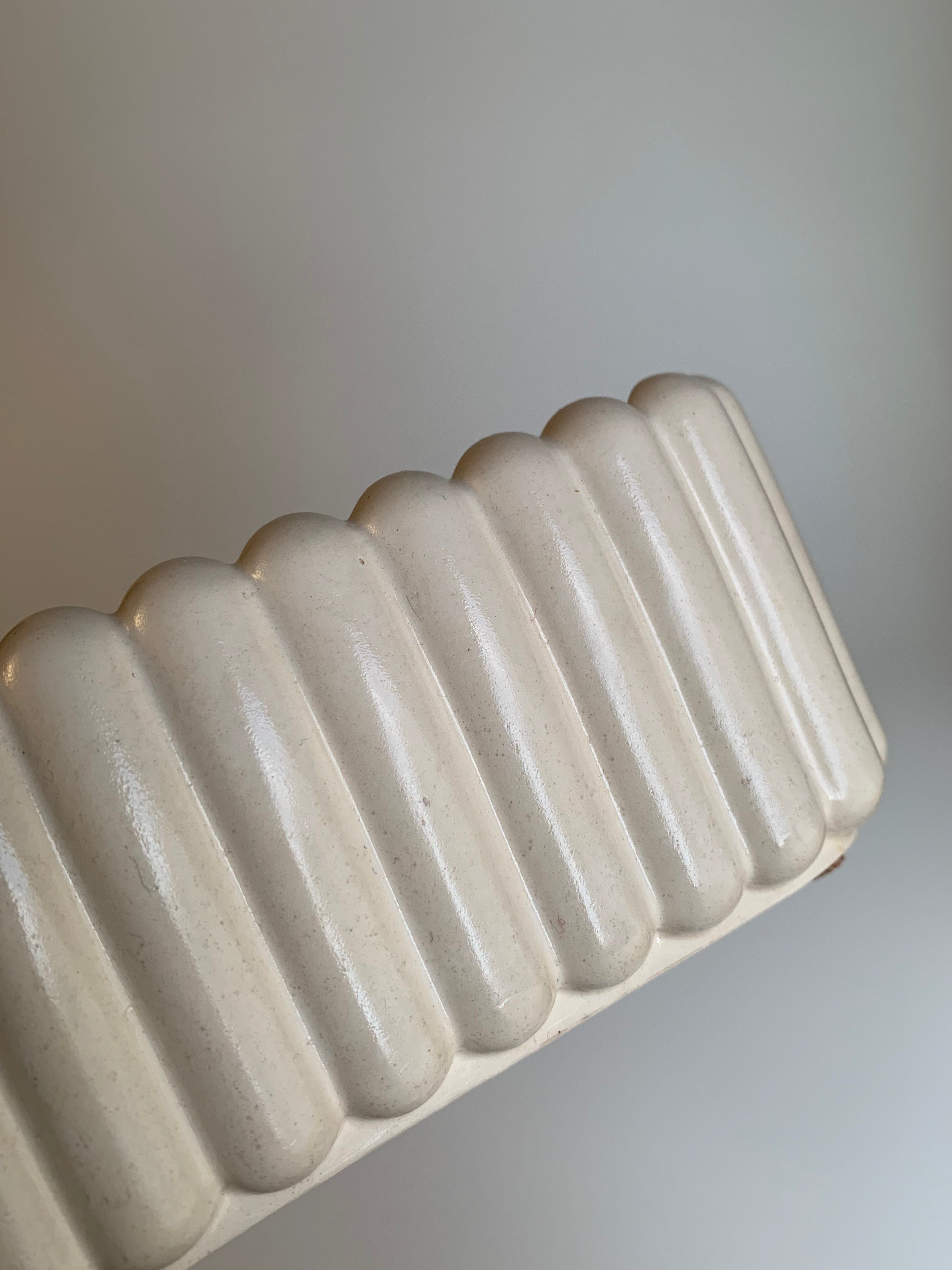 Fluted texture pot | Off-white