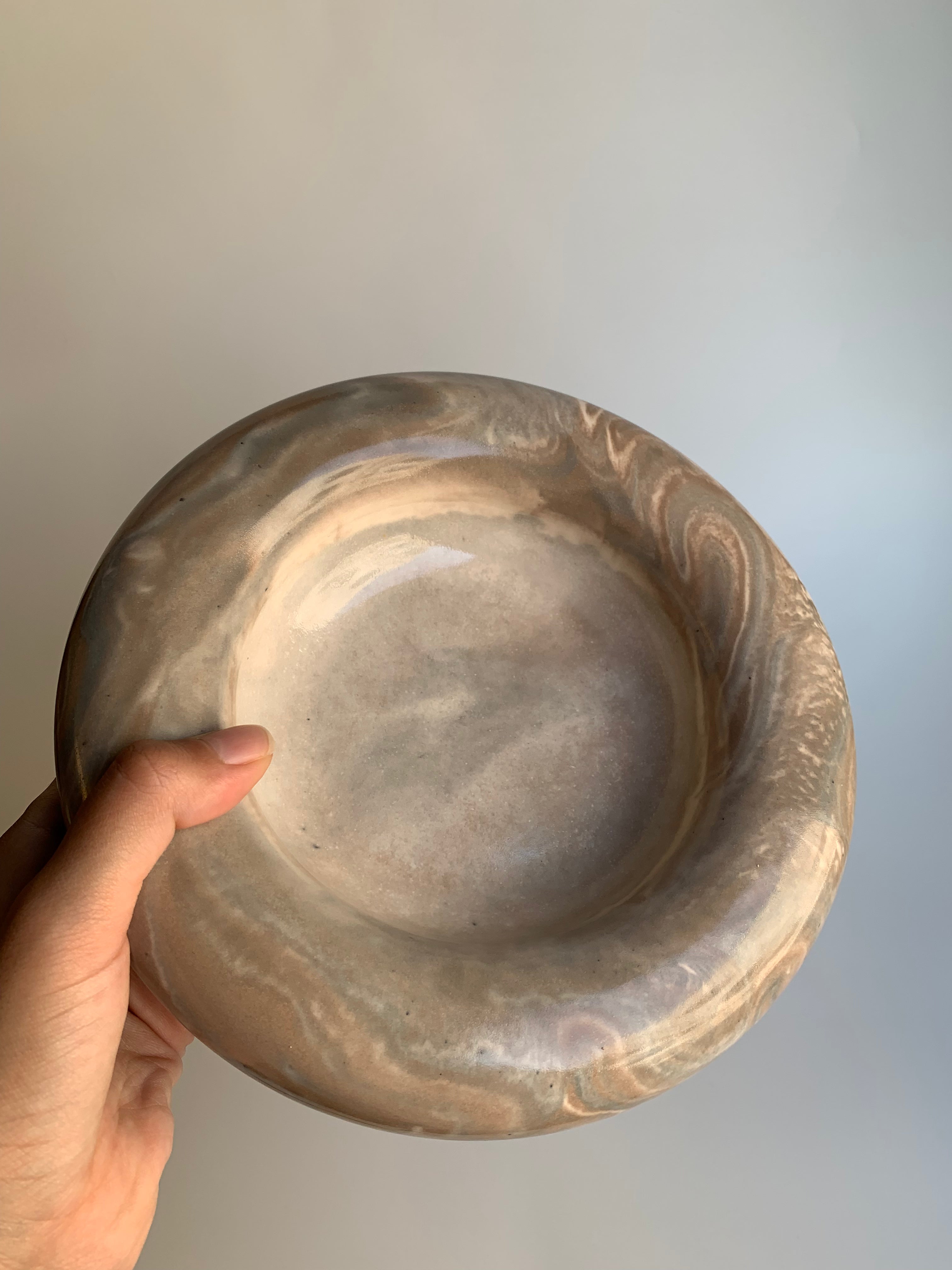 هادئ وترابي