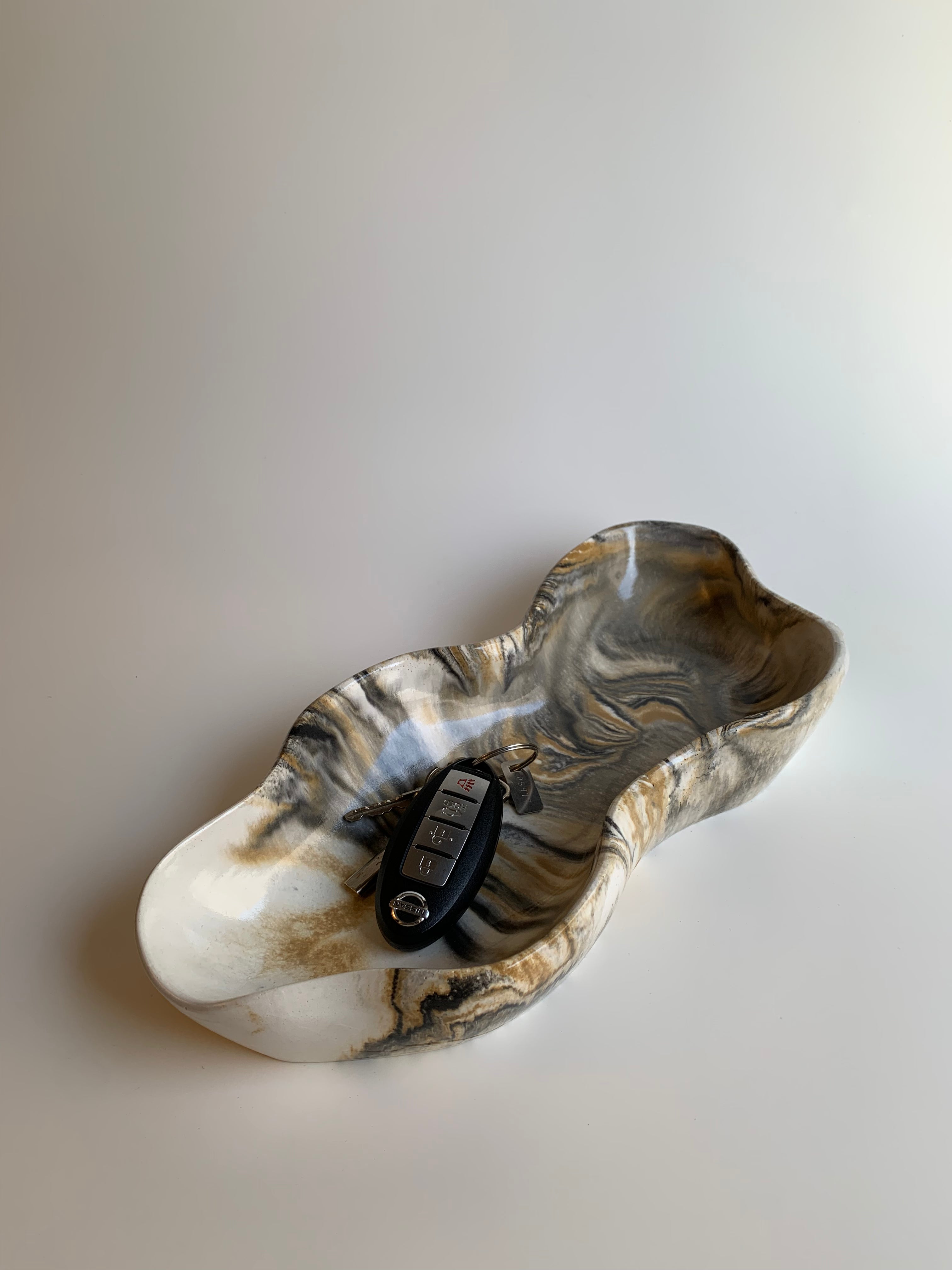 Organic Form | camel & black marbled