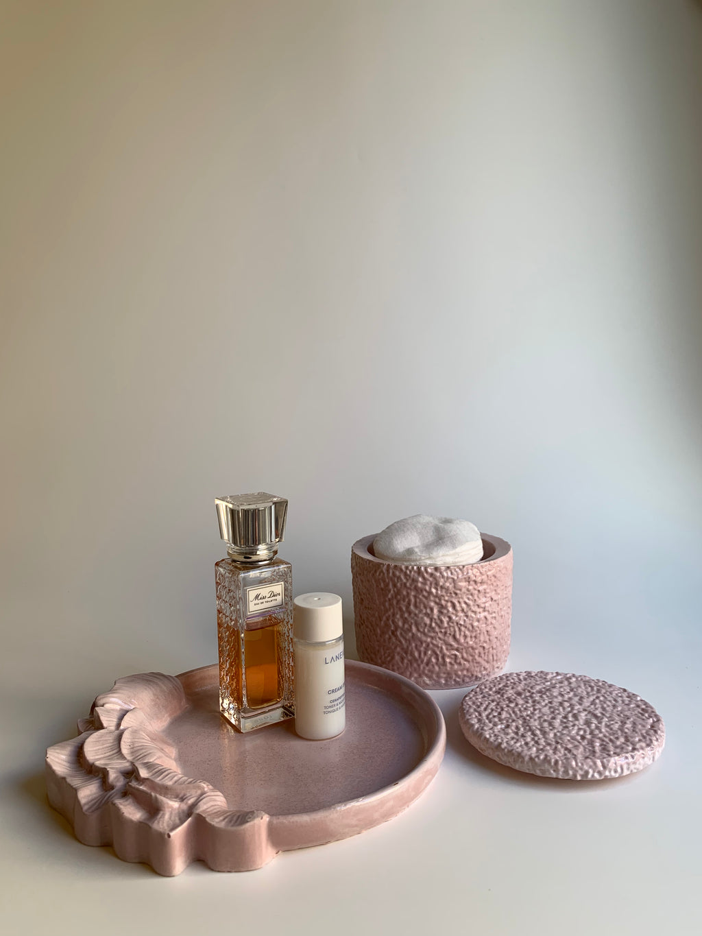 Vanity Set | Light pink petals