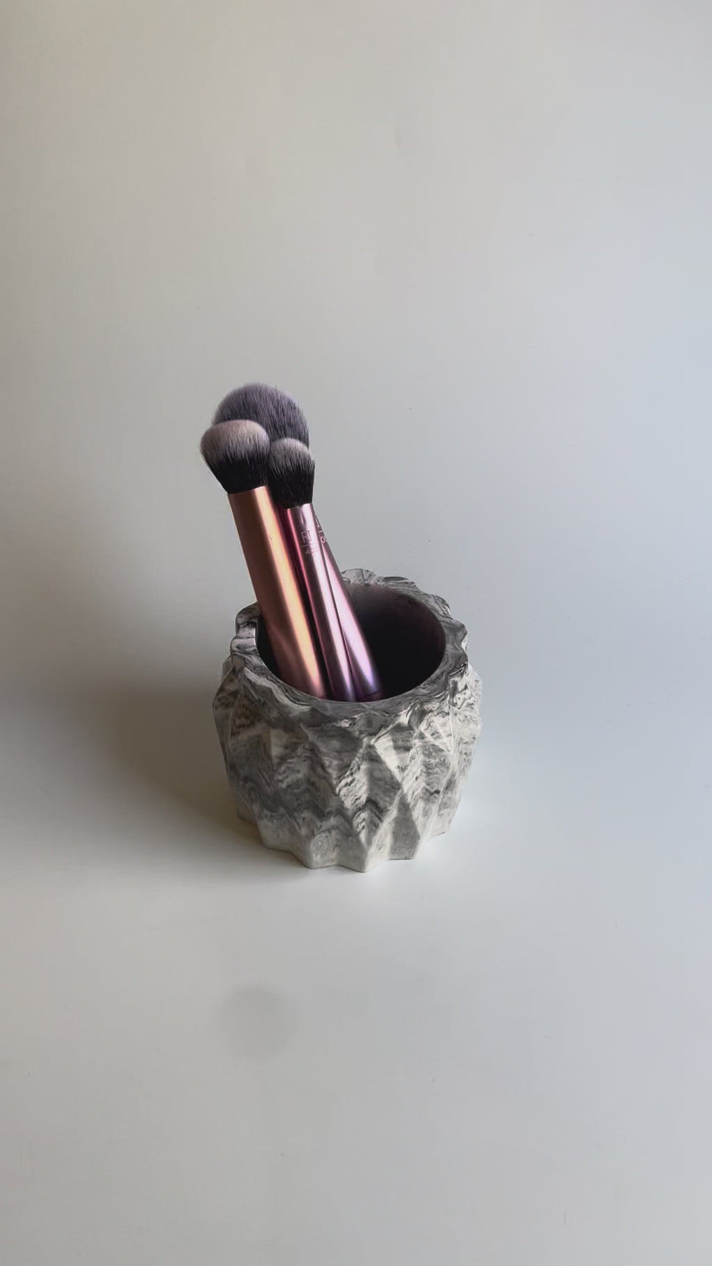 Origami textured pot | Black & white